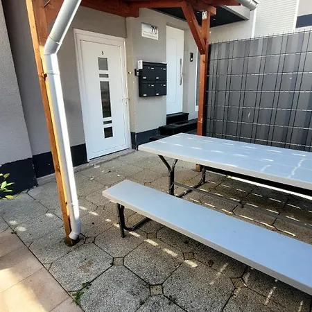 Fischer 3 - Moderne Monteurs- & Mit 3 Schlafzimmern - Neu Renoviert *