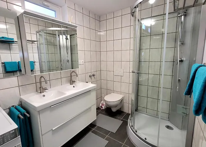 Fischer 3 - Moderne Monteurs- & Mit 3 Schlafzimmern - Neu Renoviert