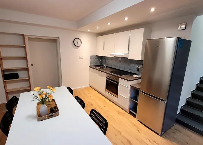 Fischer 3 - Moderne Monteurs- & Mit 3 Schlafzimmern - Neu Renoviert Appartement